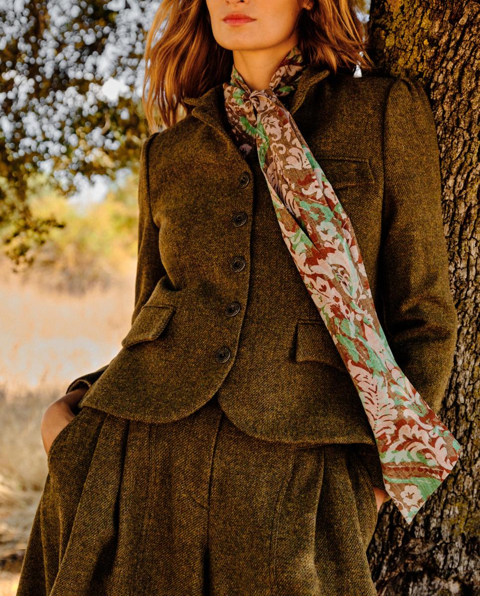 Imagen 0 de Chaqueta de mujer corta tweed