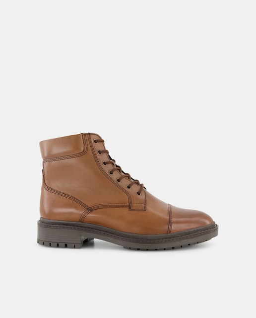 Imagen 0 de Bota cordones de piel con piso de goma