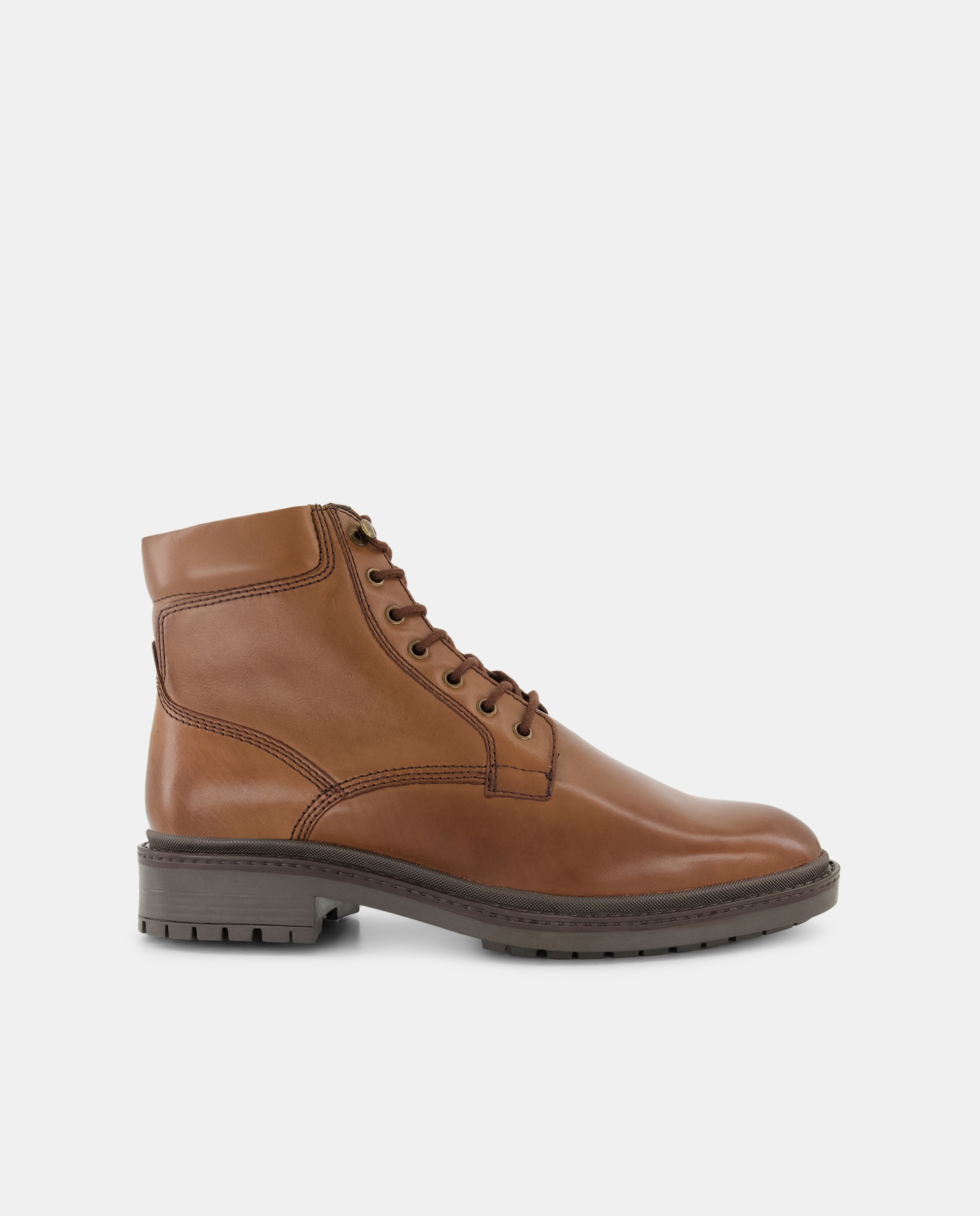 Imagen 0 de Bota cordones de piel con piso de goma