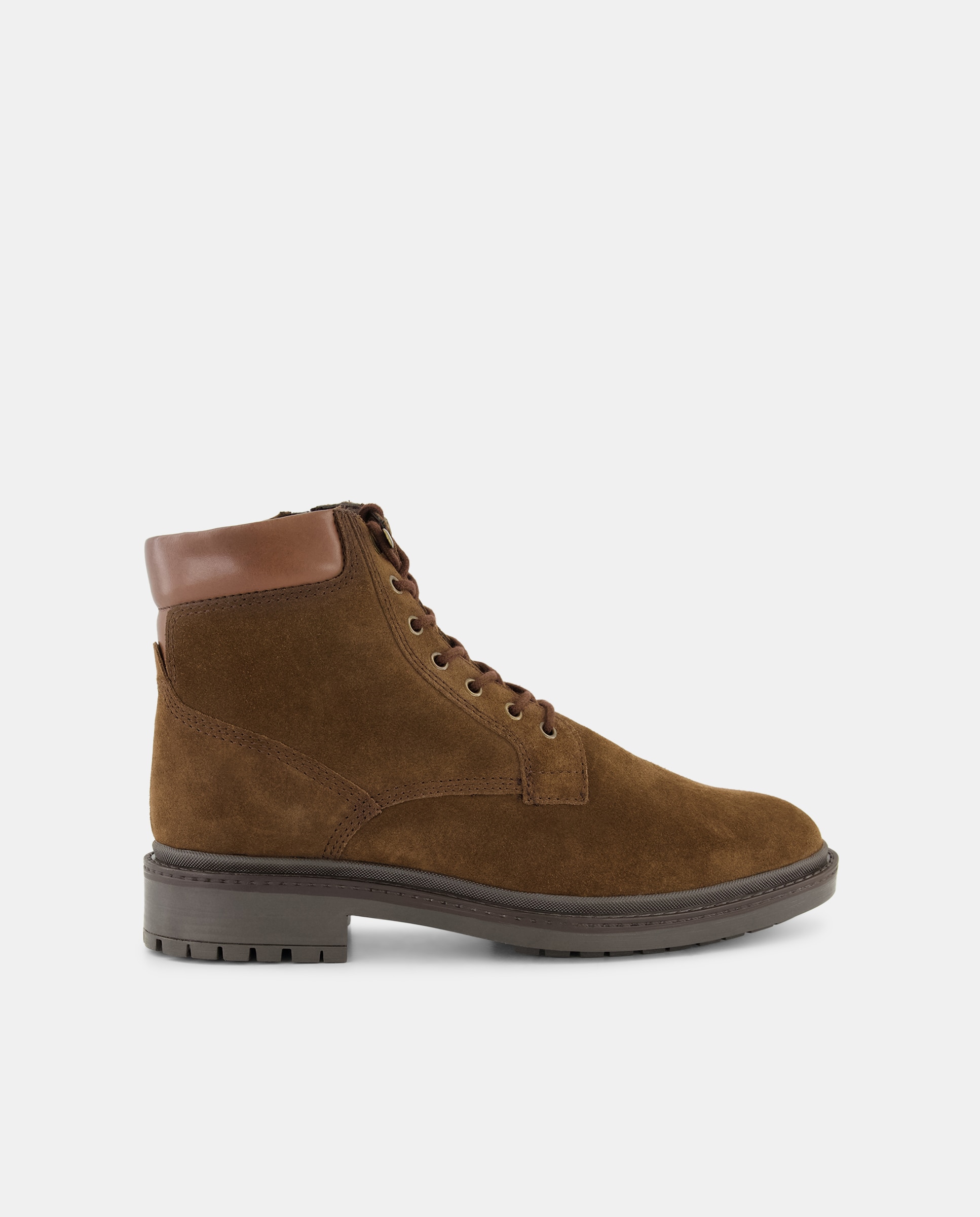 Imagen 0 de Bota cordones de piel serraje con piso de goma