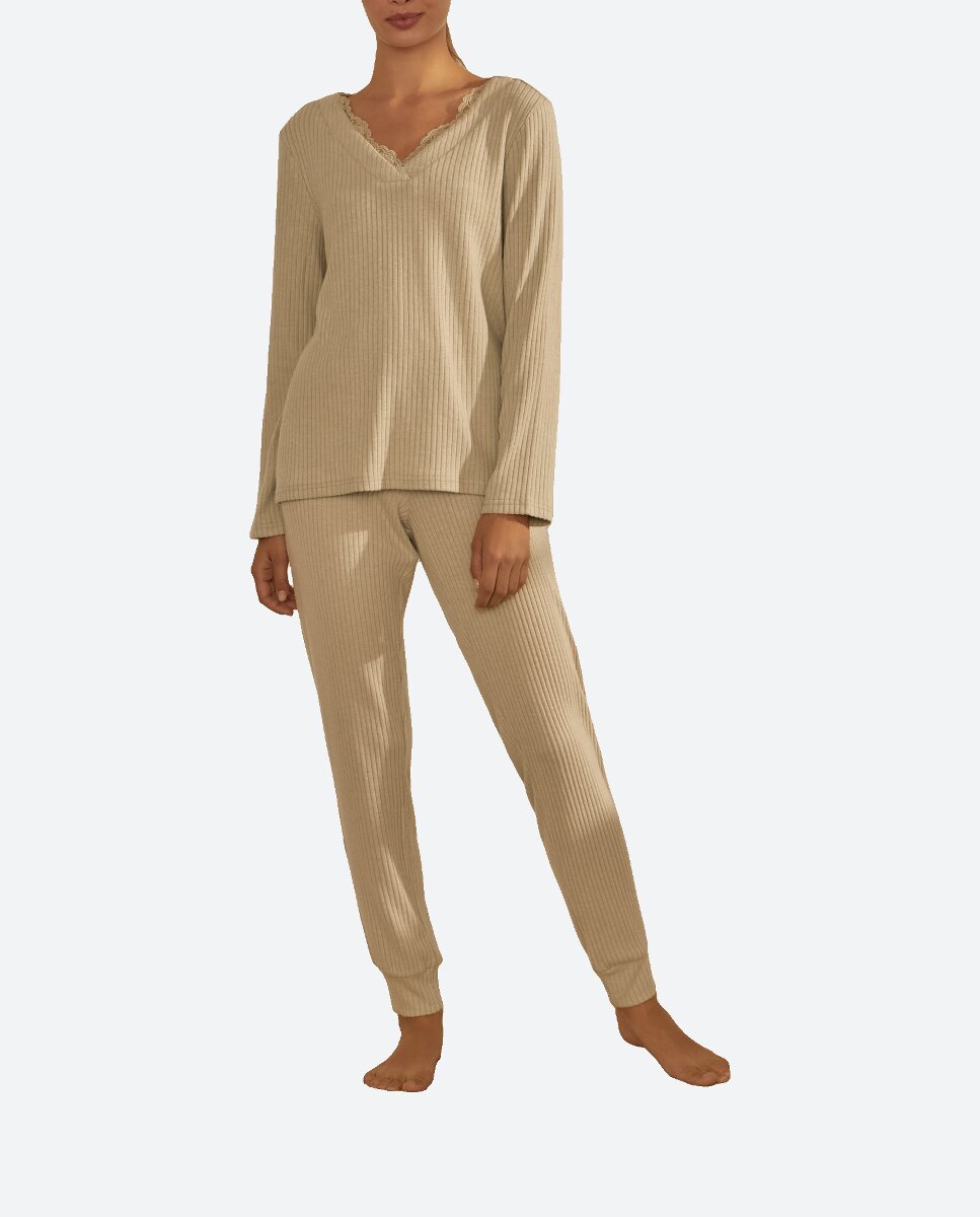 Imagen 0 de Pijama cuello pico de mujer