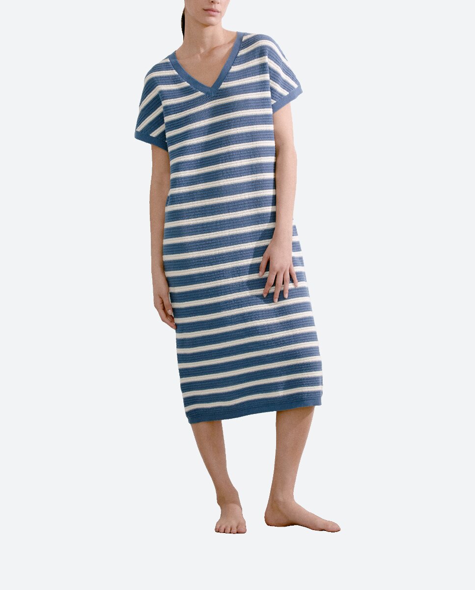Imagen 0 de Vestido con cuello de pico en tricot