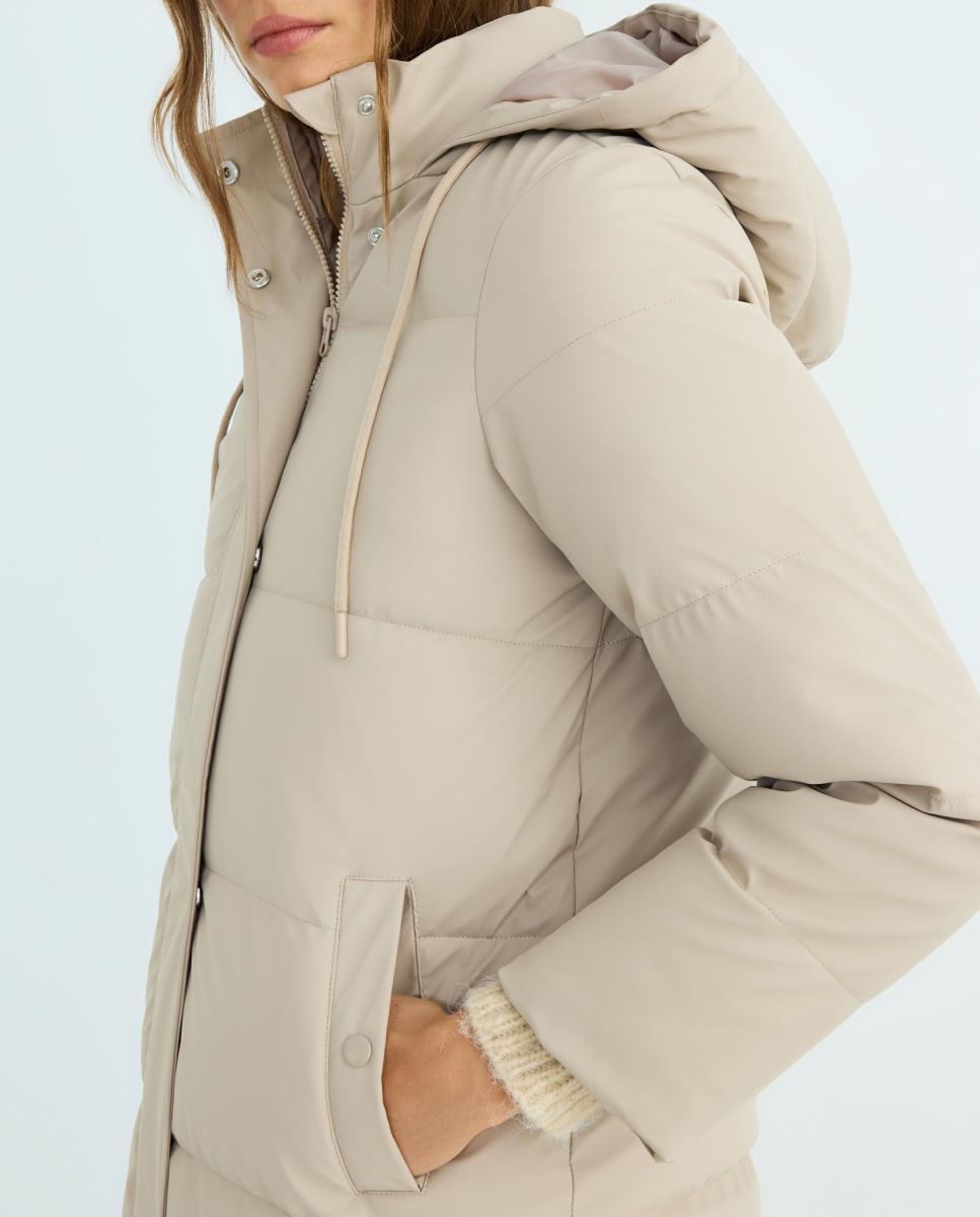 Imagen 0 de Parka de mujer acolchada y engomada