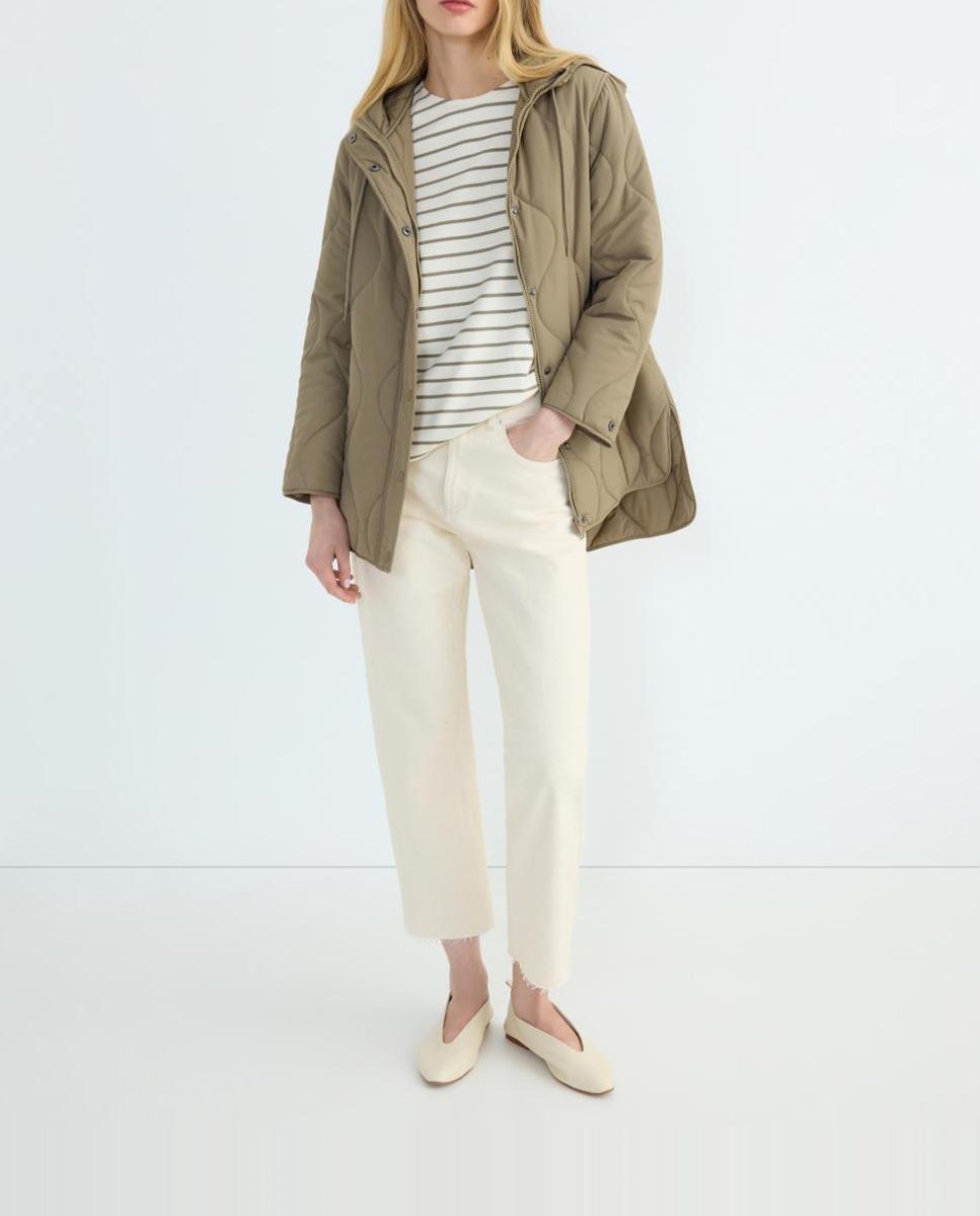 Imagen 0 de Parka corta de mujer acolchada con capucha