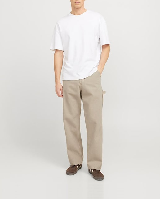 Imagen 0 de Pantalón cargo de hombre con bolsillos laterales y cierre con botón