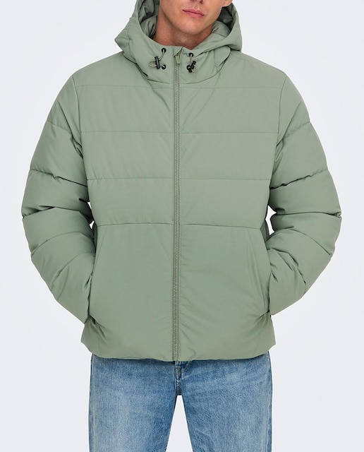 Imagen 0 de Abrigo acolchado con capucha de hombre