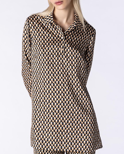 Imagen 0 de Blusa con estampado geométrico de manga larga y cuello camisero