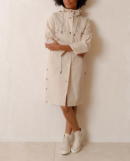 Imagen 0 de Gabardina de mujer con capucha cuello redondo