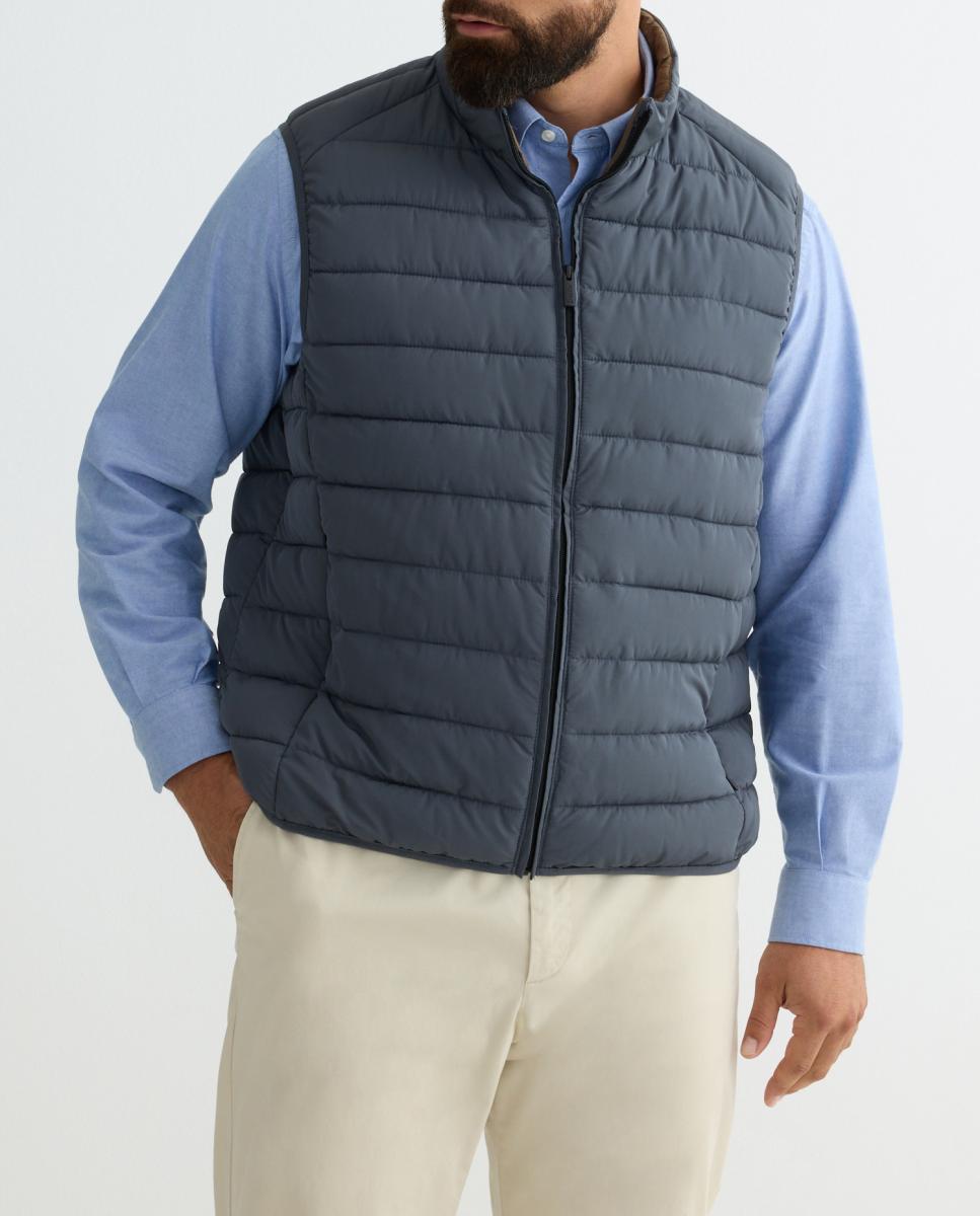 Imagen 0 de Chaleco de hombre acolchado y tejido reciclado.