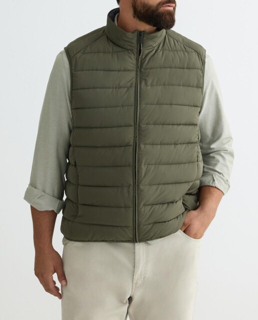 Imagen 0 de Chaleco de hombre acolchado y tejido reciclado.
