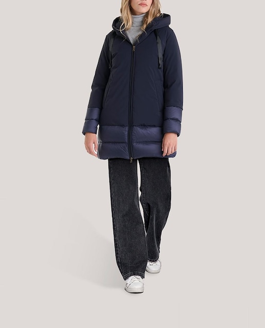 Imagen 0 de Parka lisa de mujer con acolchado interior de pluma