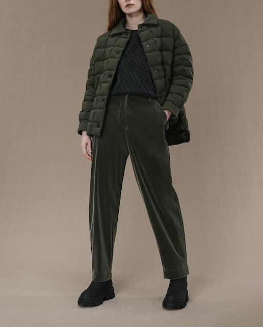 Imagen 0 de Abrigo de mujer con patrón acolchado y corchetes