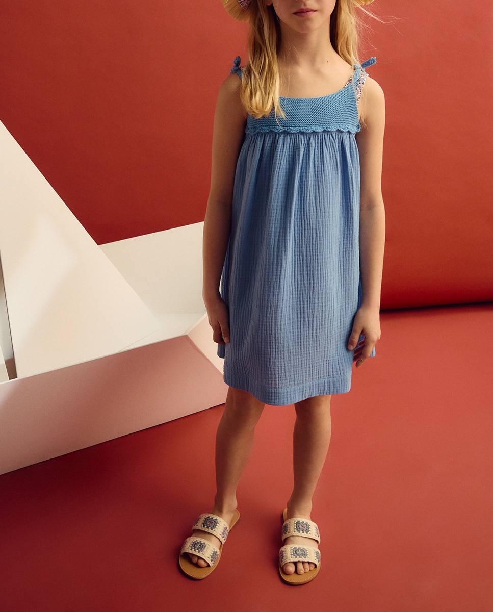 Imagen 0 de Vestido liso de niña