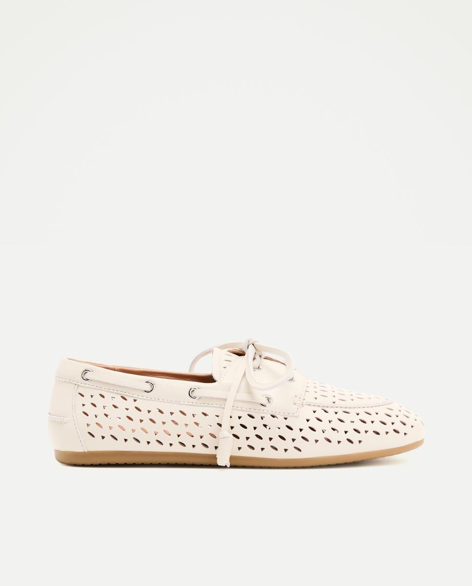 Imagen 0 de Zapato plano,  mocasin cordones troquelado