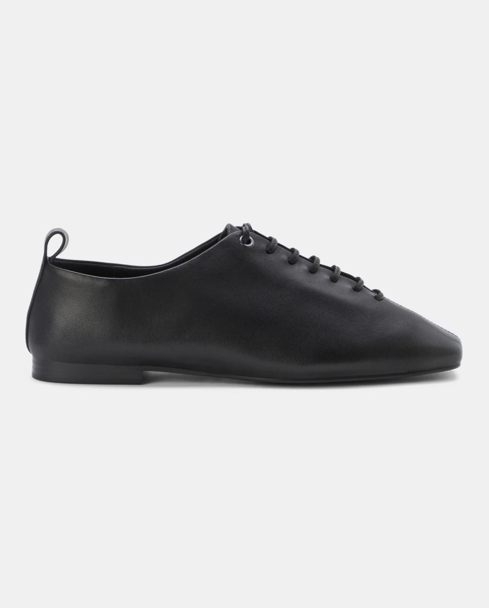 Imagen 0 de Zapatos planos de mujer con cordones