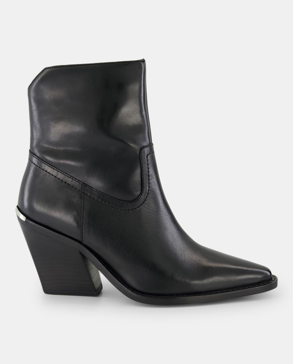 Imagen 0 de Botines de tacón estilo campero urbano
