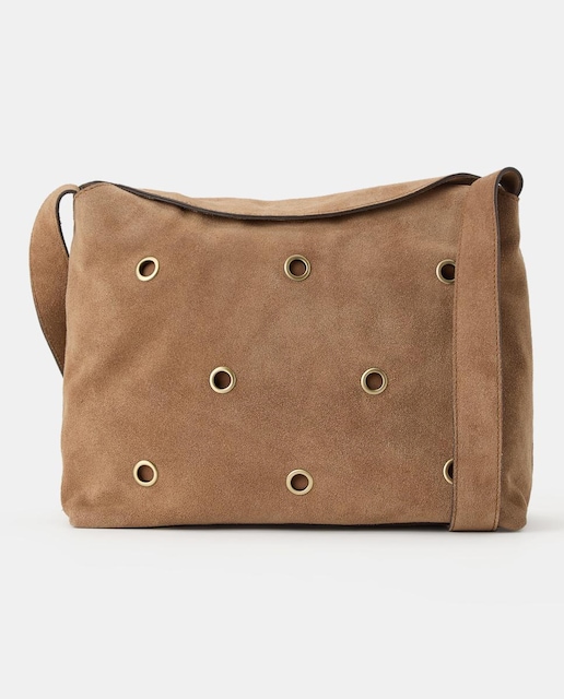 Imagen 0 de Bolso bandolera con detalle de hoyados