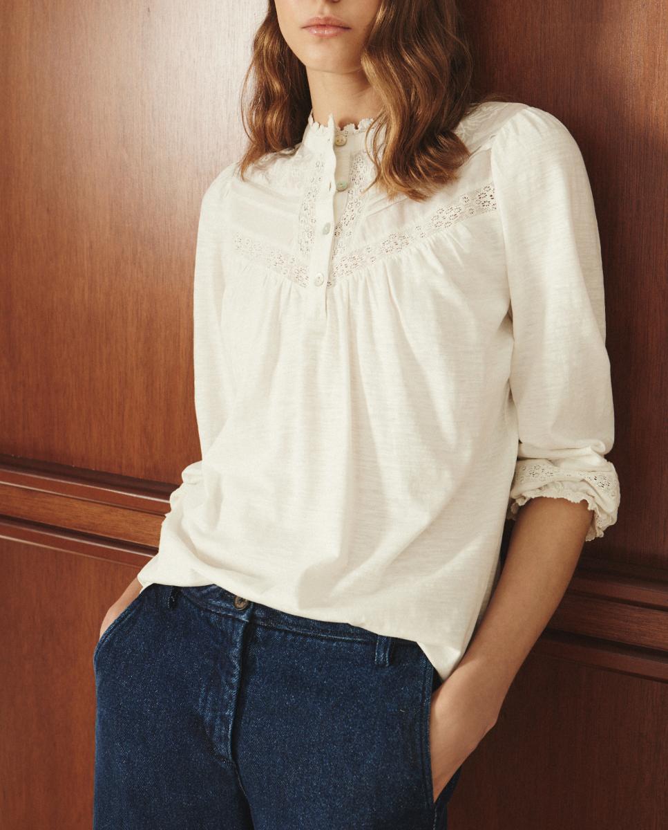Imagen 0 de Camiseta de mujer lisa con manga 3/4 y cuello caja