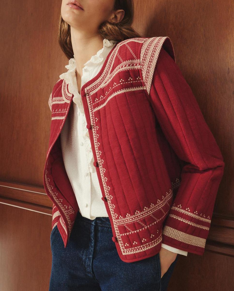 Imagen 0 de Chaqueta de mujer corta bordada