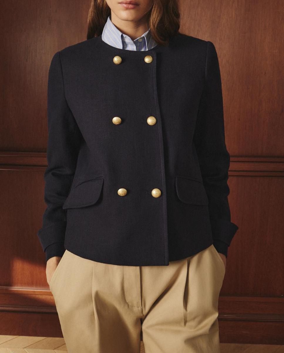Imagen 0 de Chaqueta corta lisa de mujer