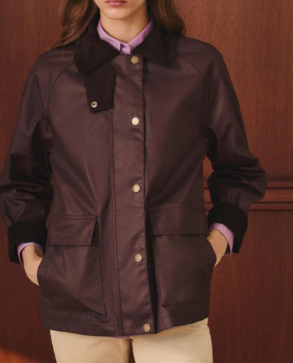 Imagen 0 de Parka corta lisa de mujer