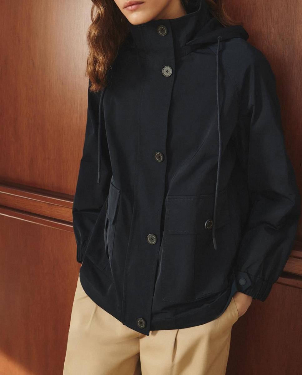 Imagen 0 de Parka lisa corta de mujer