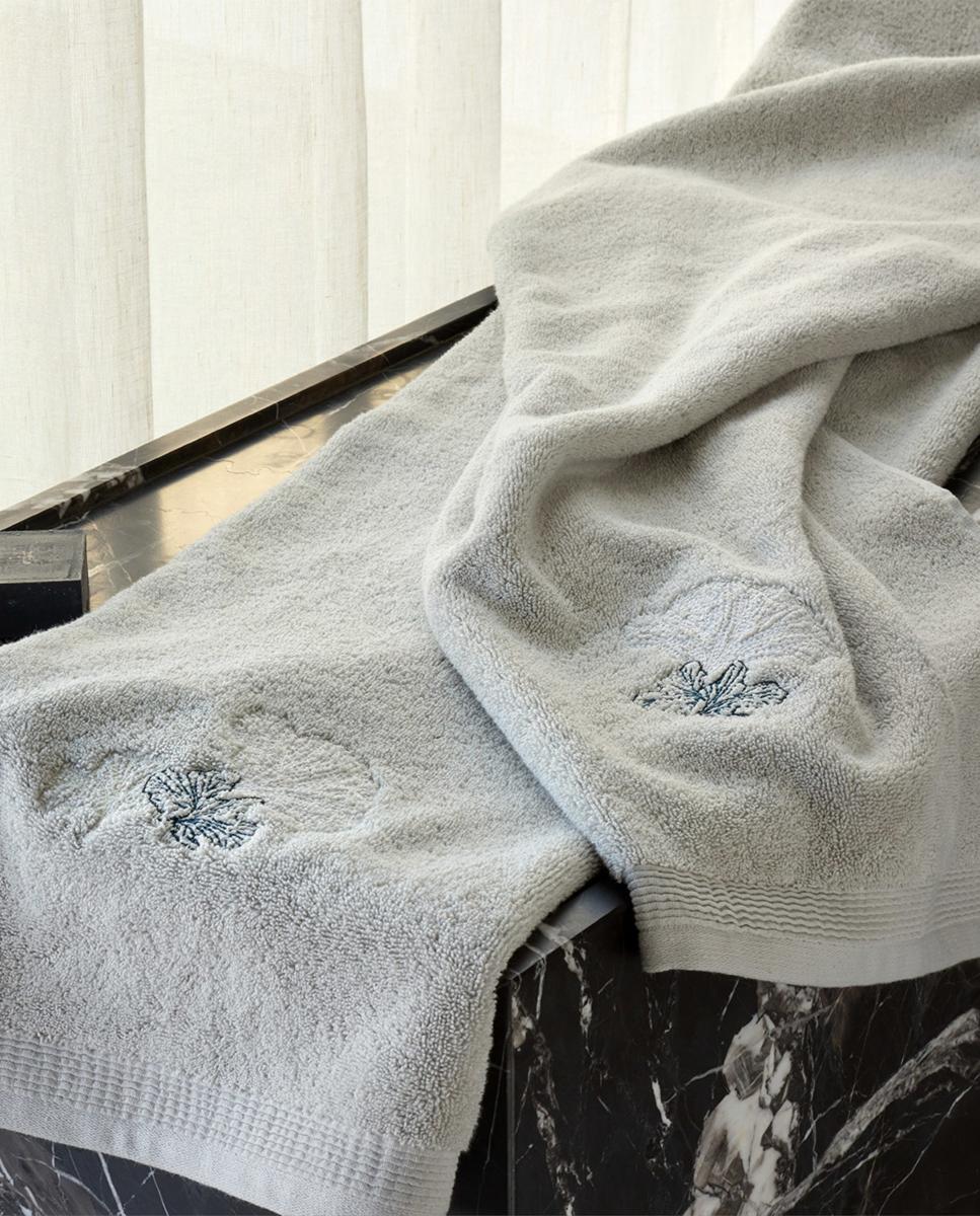 Imagen 0 de Toalla de baño algodón 600 gr/m2 Moon Flowers Hugo Boss