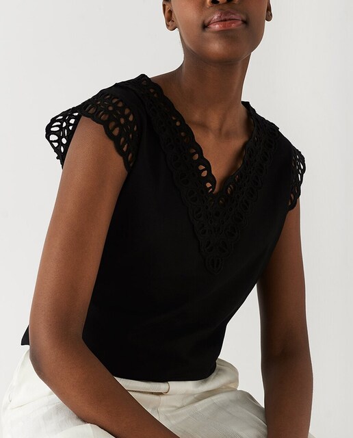 Imagen 0 de Camiseta de mujer sin mangas y escote pico con encaje