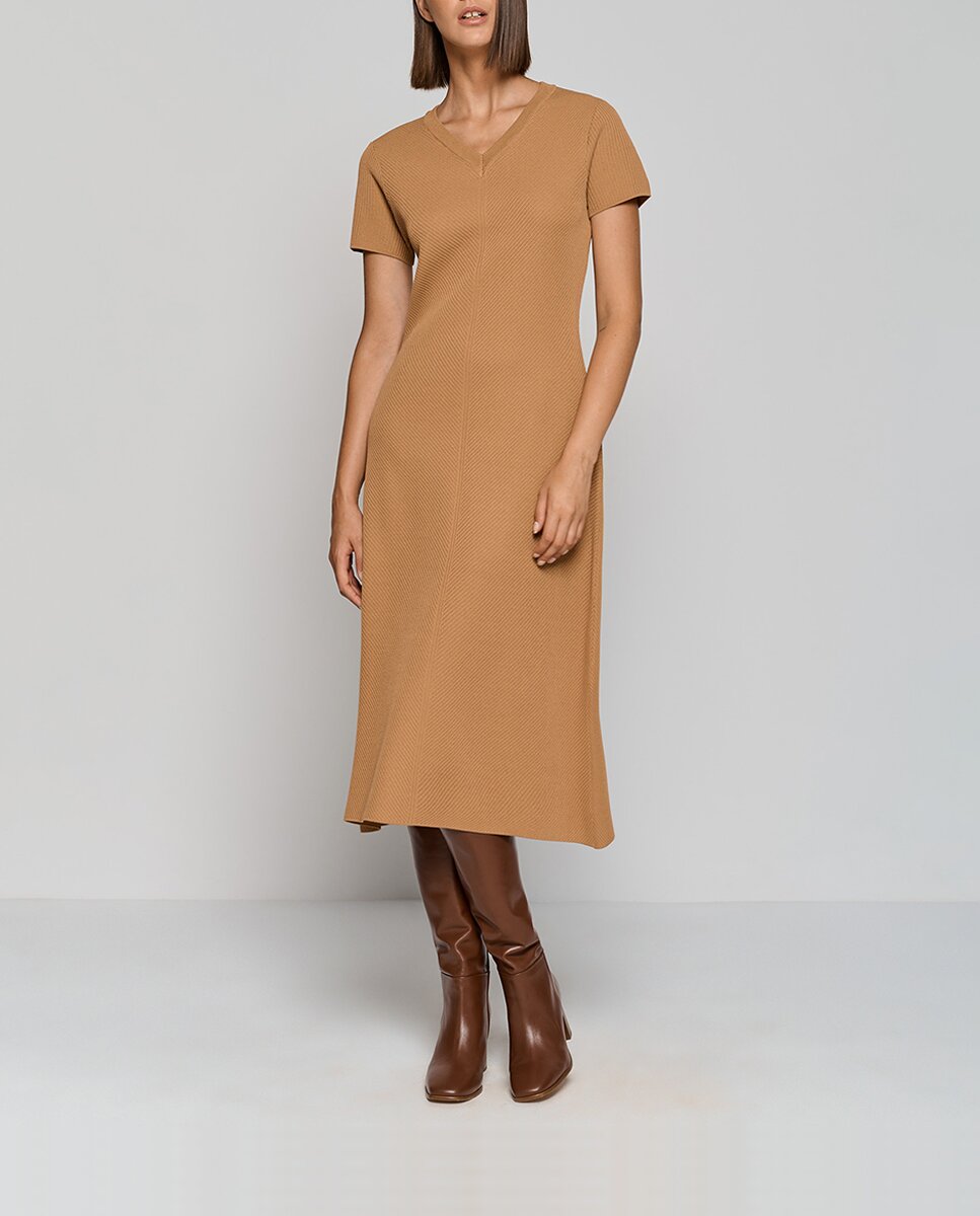 Imagen 0 de Vestido midi manga corta punto