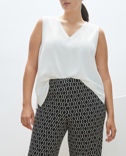 Imagen 0 de Top de mujer sin mangas cuello pico