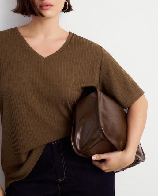 Imagen 0 de Camiseta de mujer con cuello pico y manga corta