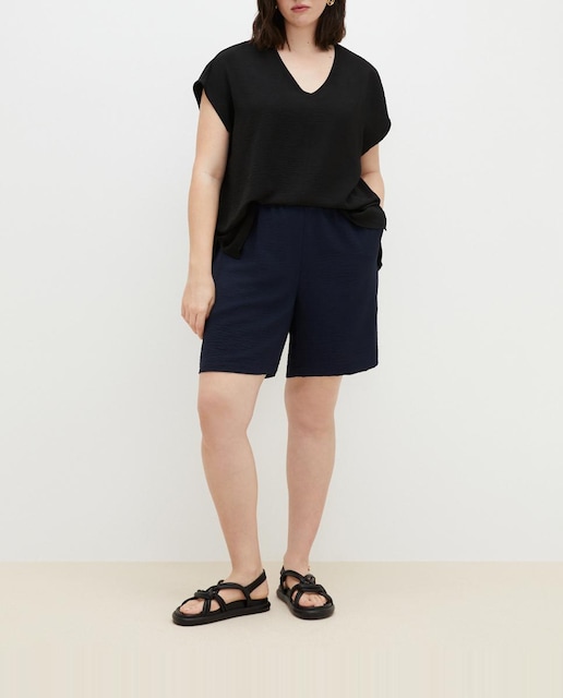 Imagen 0 de Bermuda de mujer fluida lisa