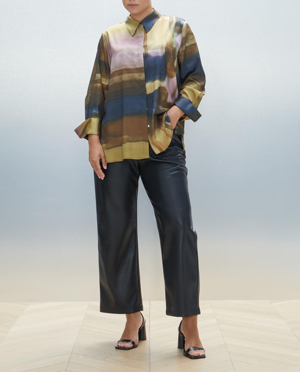 Imagen 0 de Blusa de mujer camisera de satén estampada