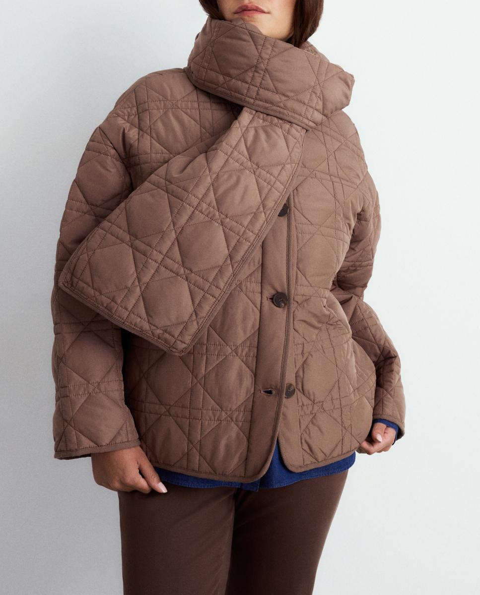 Imagen 0 de Parka de mujer acolchada con bufanda