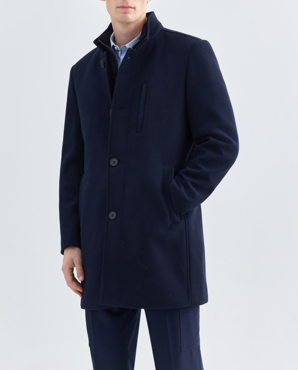 Imagen 0 de Abrigo para hombre con estilo contemporáneo
