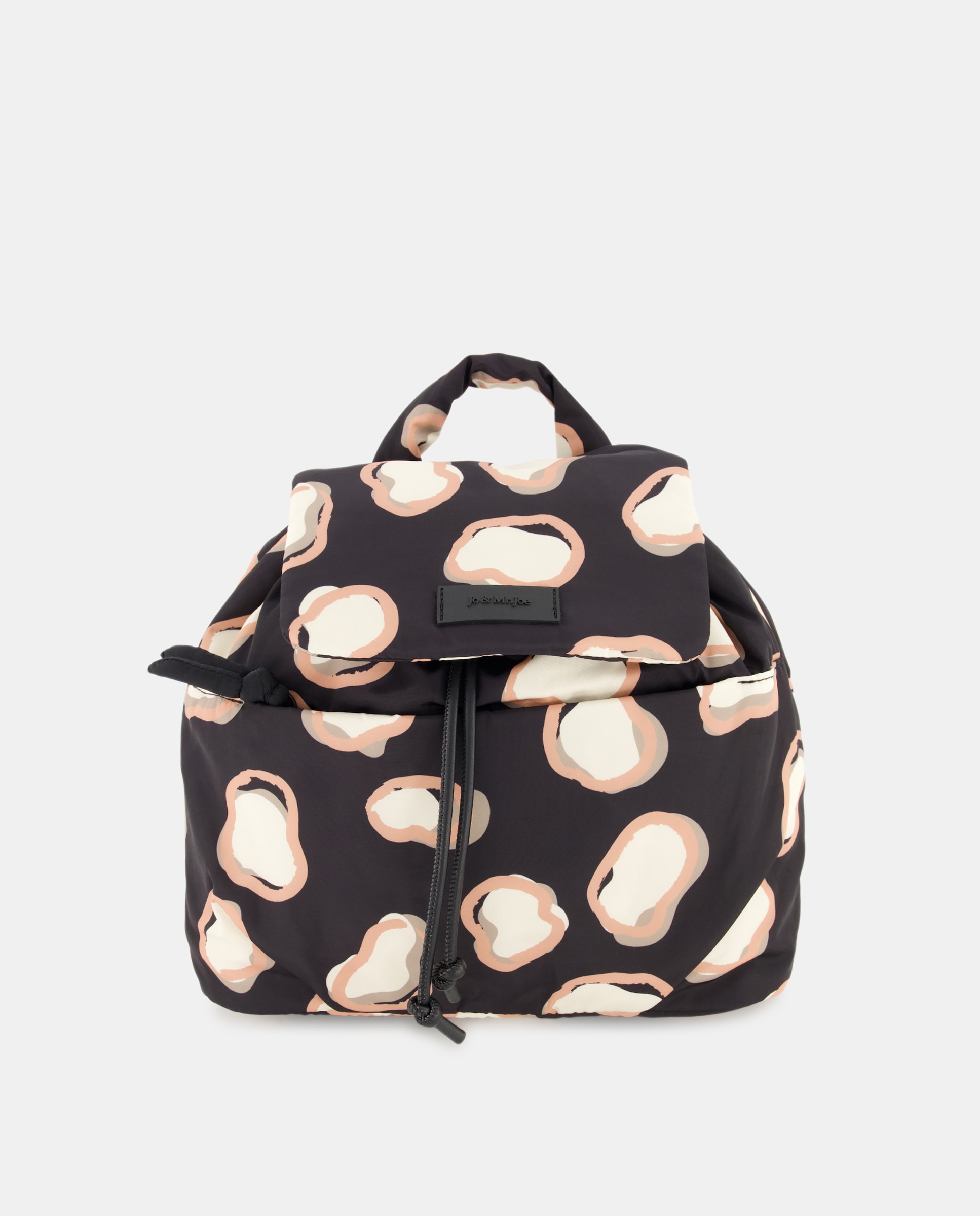 Imagen 0 de Mochila en negro estampado con solapa y cordones