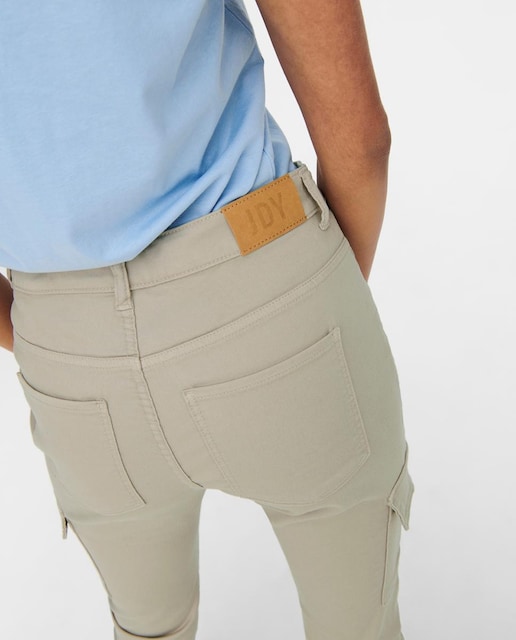 Imagen 0 de Pantalón de mujer pitillo tipo cargo