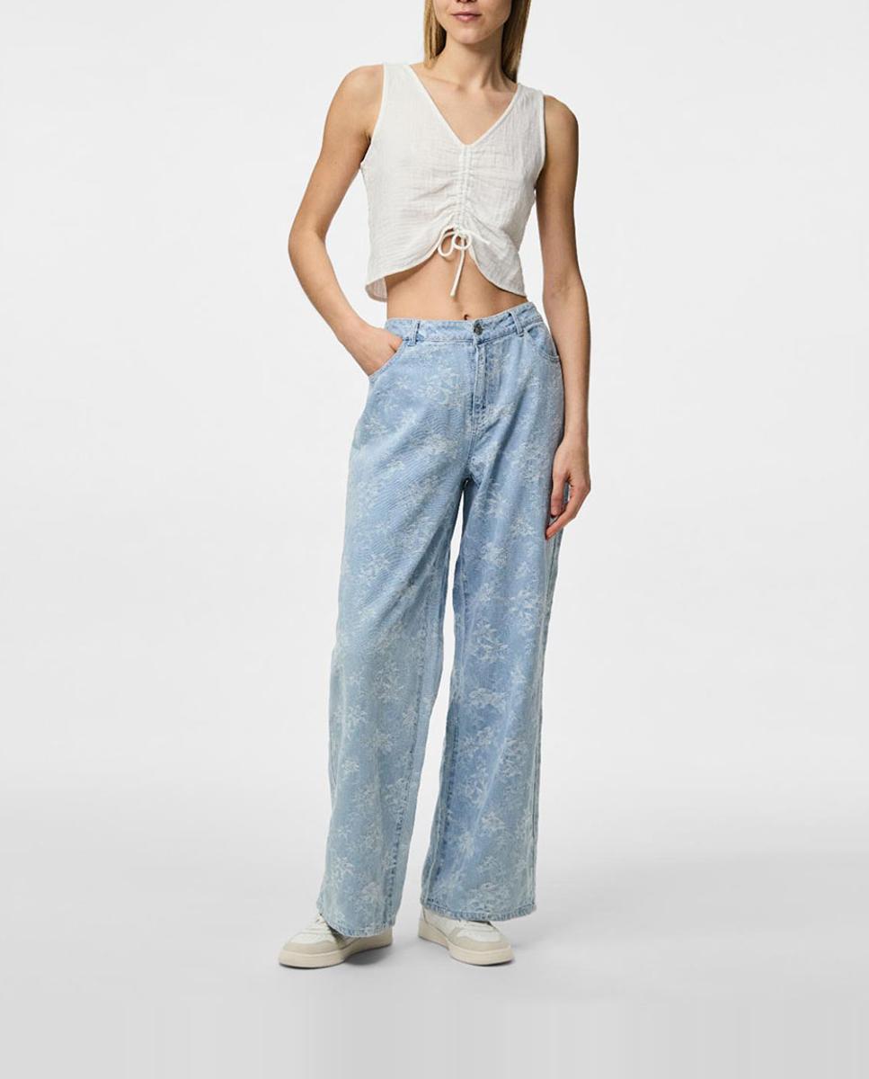 Imagen 0 de Pantalón vaquero bordado de mujer.