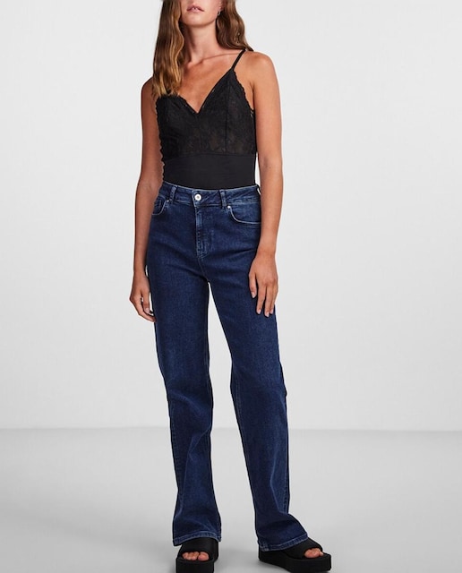 Imagen 0 de Body de tirantes con encaje de mujer