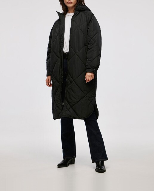 Imagen 0 de Abrigo acolchado largo con dibujo de mujer