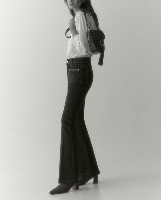 Imagen 0 de Pantalón flare de mujer tiro alto