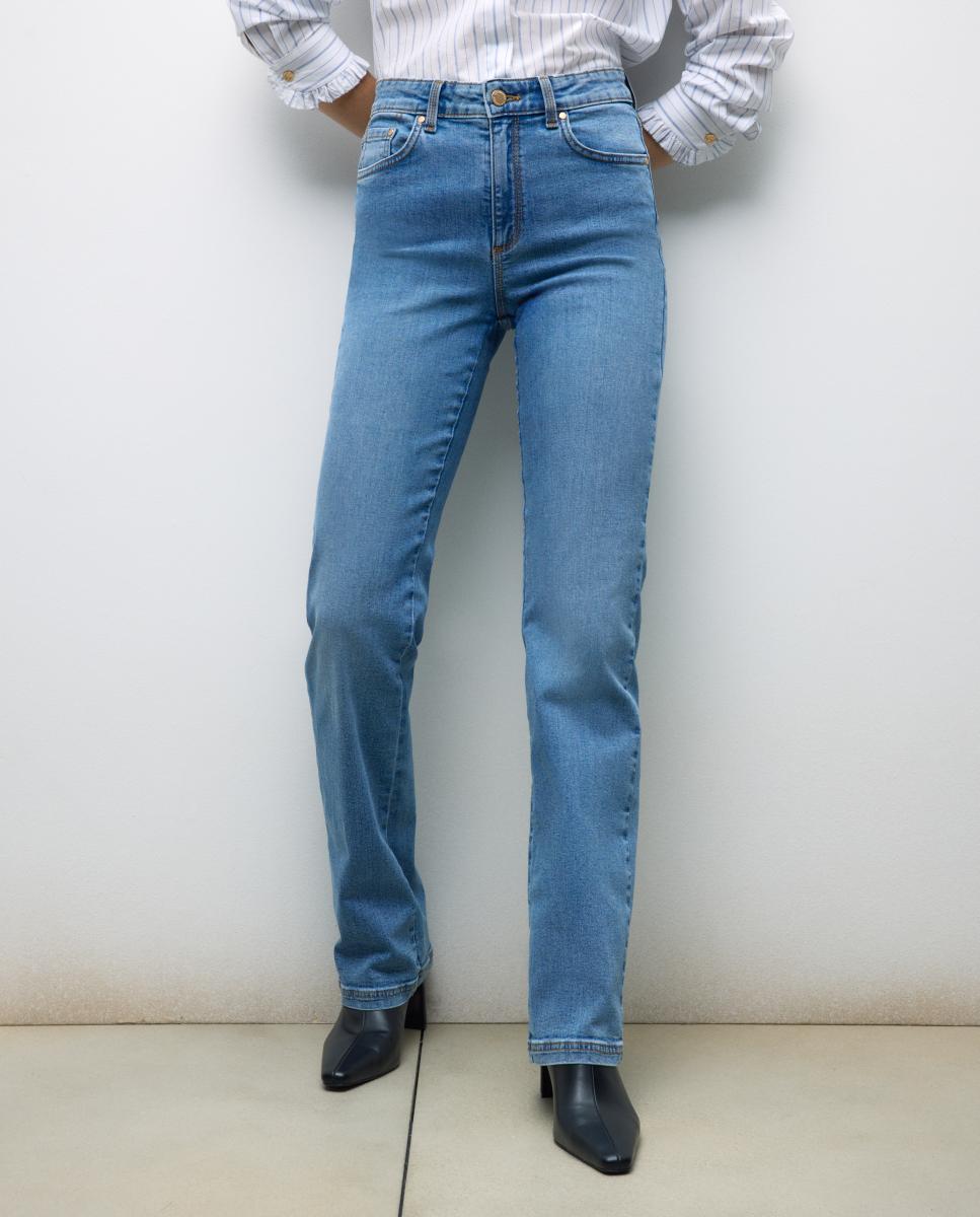 Imagen 0 de Pantalón de mujer denim recto tiro medio
