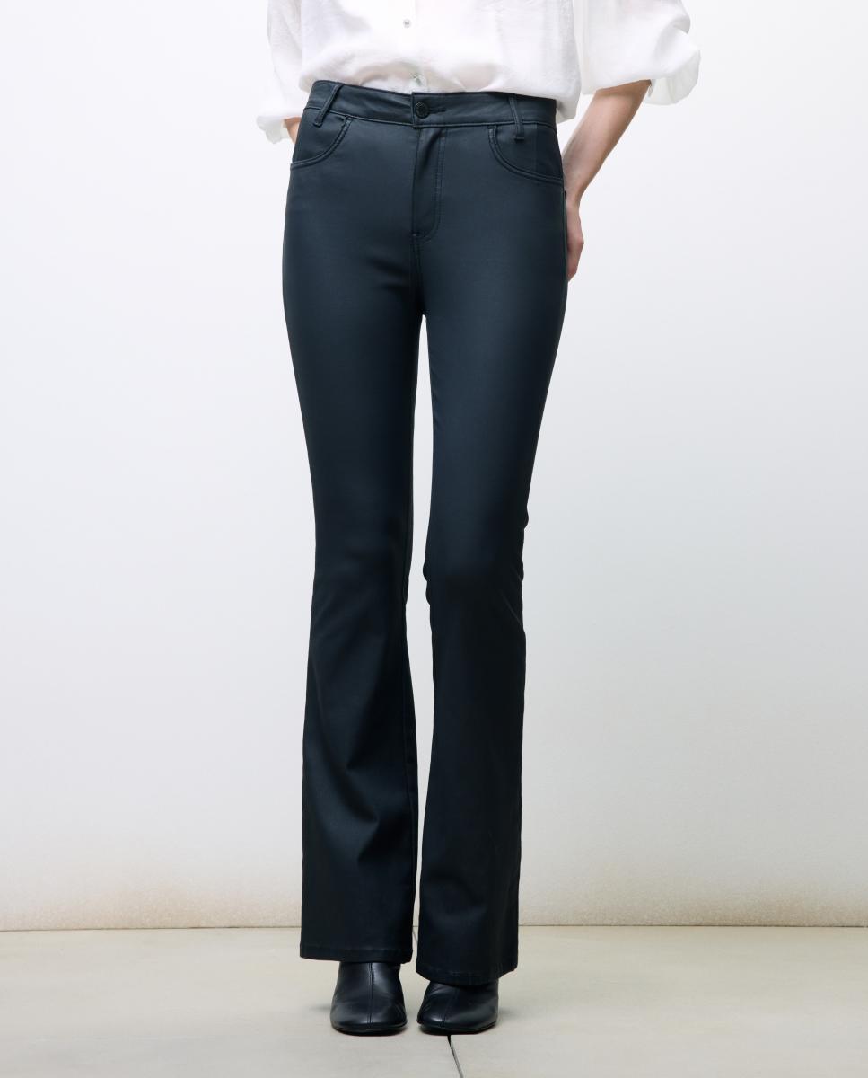 Imagen 0 de Pantalón de mujer flare coated