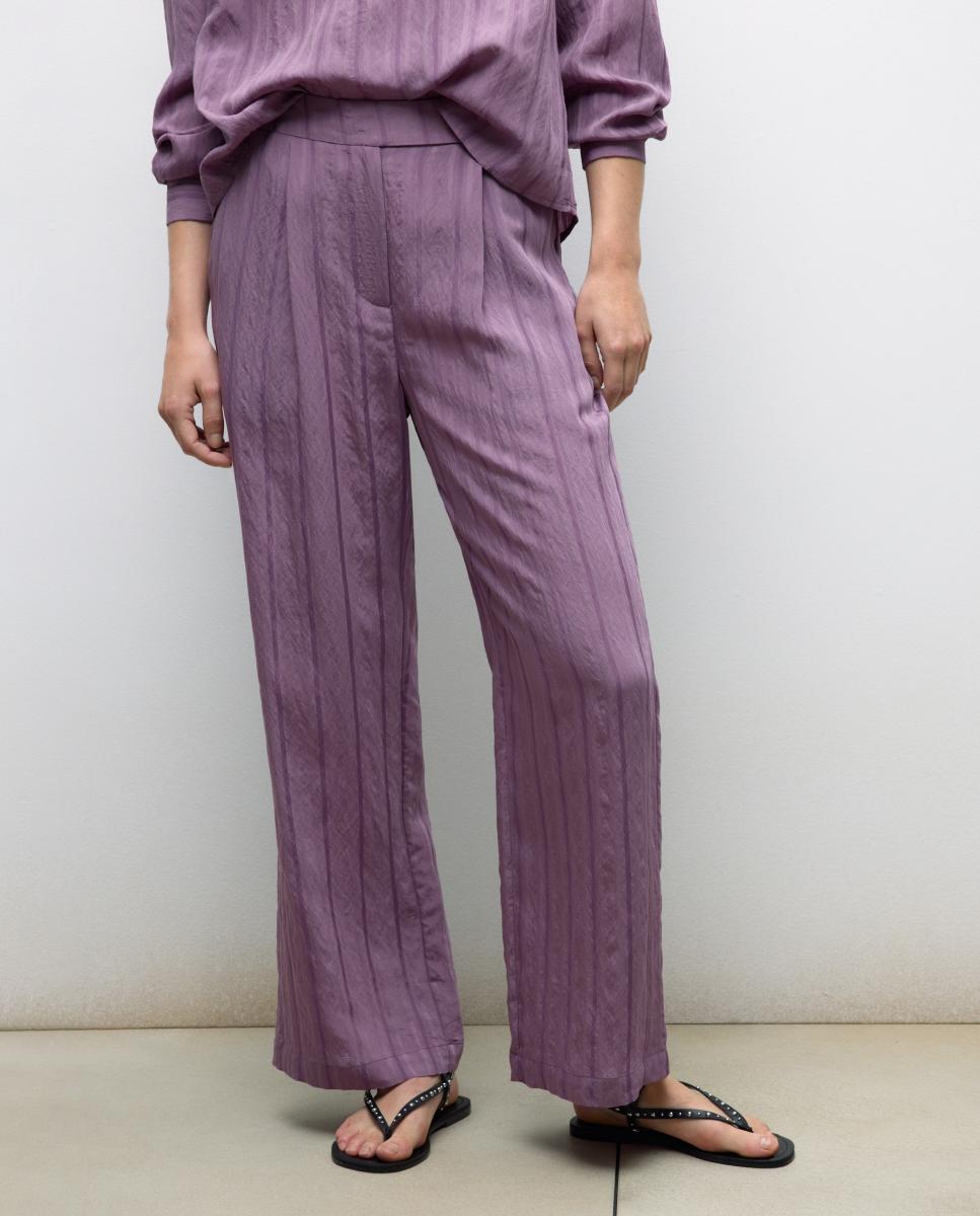Imagen 0 de Pantalón de mujer a rayas