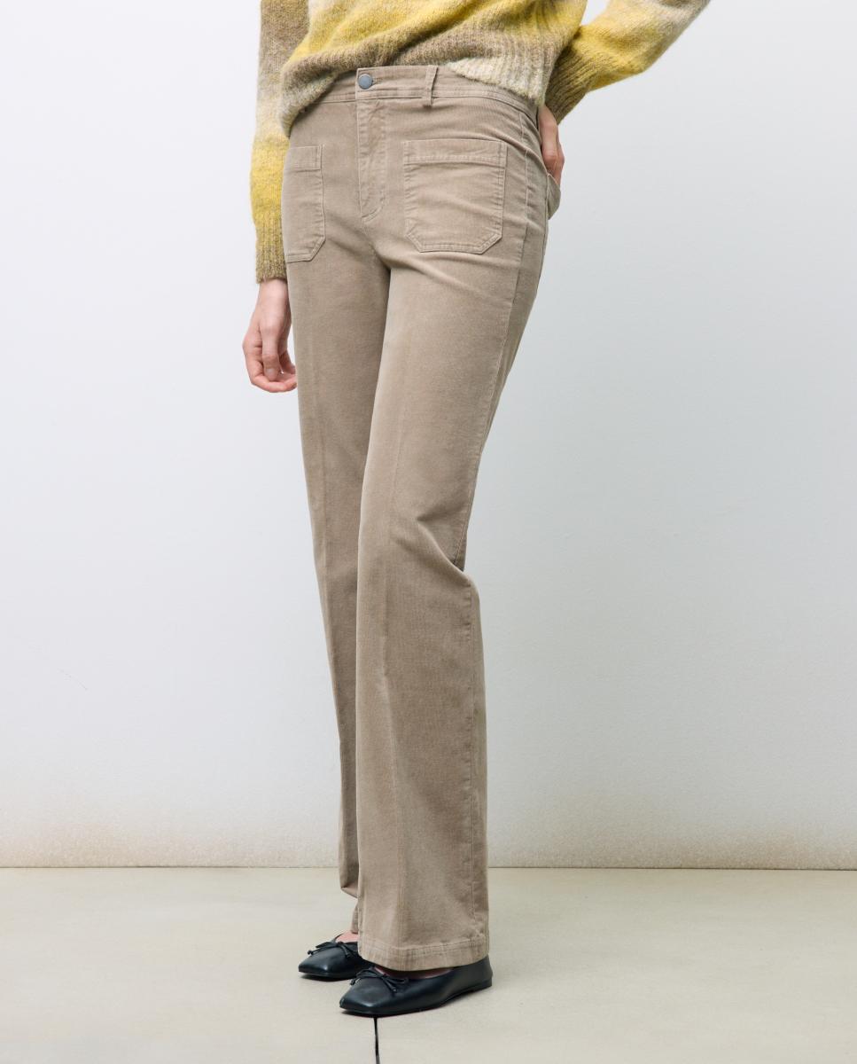 Imagen 0 de Pantalón de mujer recto de pana con bolsillos de plastrón