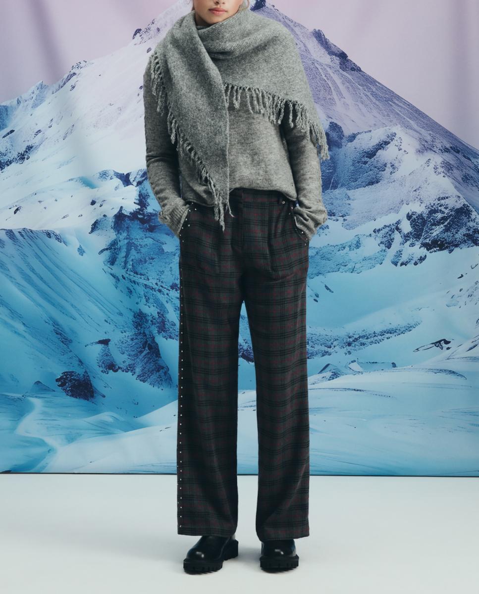 Imagen 0 de Pantalón de mujer de cuadros con tachas