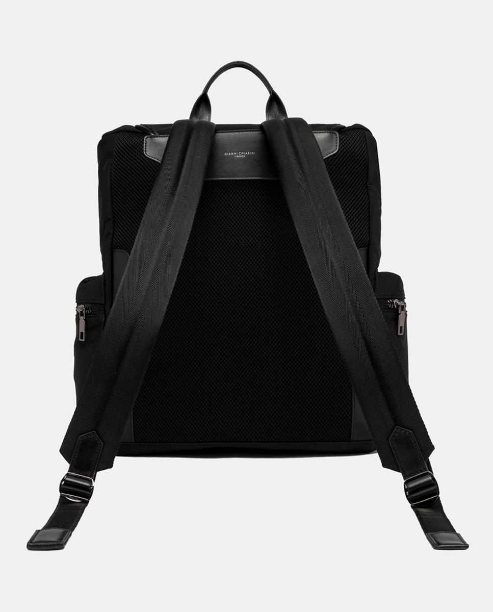 Imagen 0 de Oslo , la nueva mochila casual de Gianni Chiarini . Elaborada en nailon con acabados en piel a juego.
