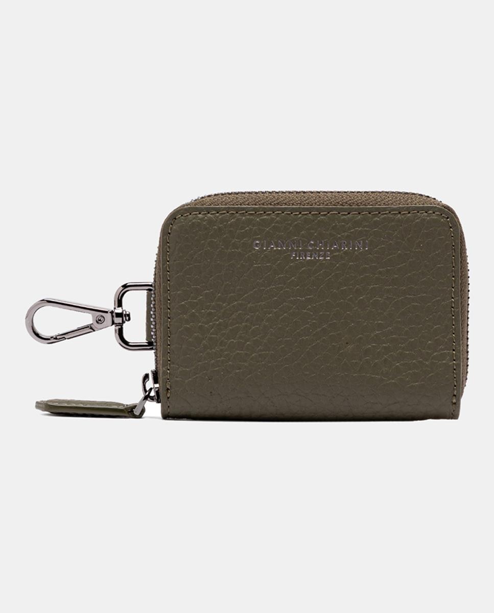 Imagen 0 de Cartera super práctica realizada en piel maxi granulada.