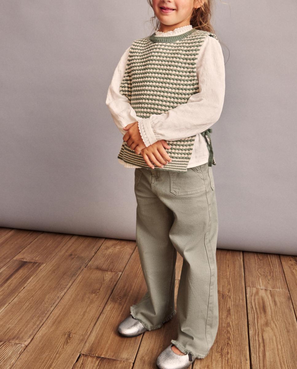 Imagen 0 de Pantalón denim bolsillo recto bajo desflecado de niña