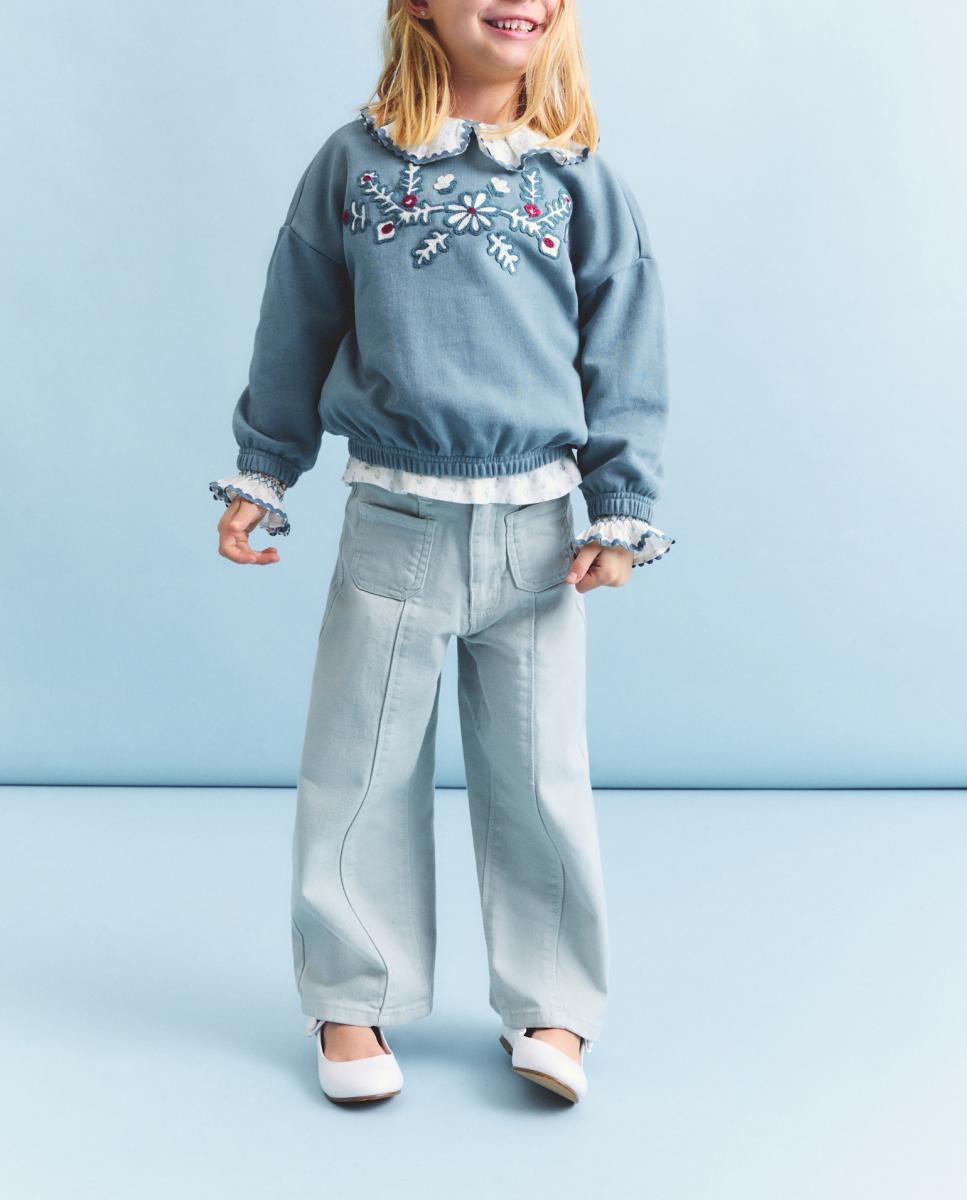 Imagen 0 de Sudadera de niña con bordado floral
